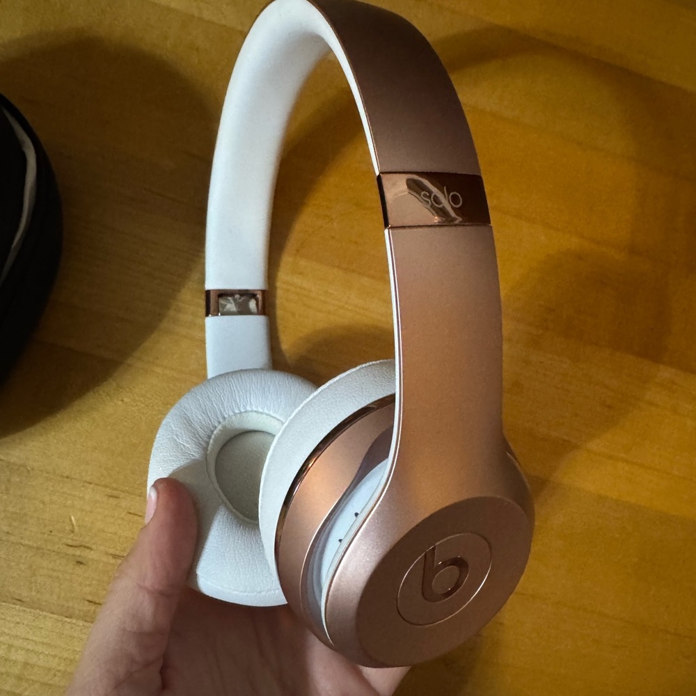 Beats Solo3 Wireless Headphones - Rose Gold and White